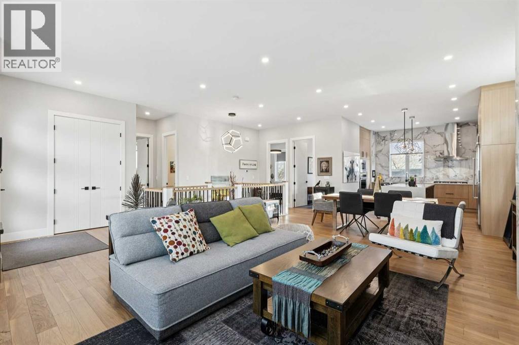 House for Sale in 60 Havenhurst Crescent SW|Calgary, Alberta T2V3C5 5