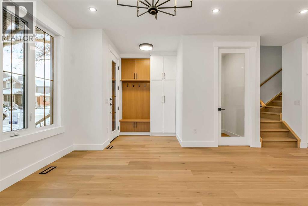 Duplex for Sale in 642 25 Avenue NW|Calgary, Alberta T2M2A9 4