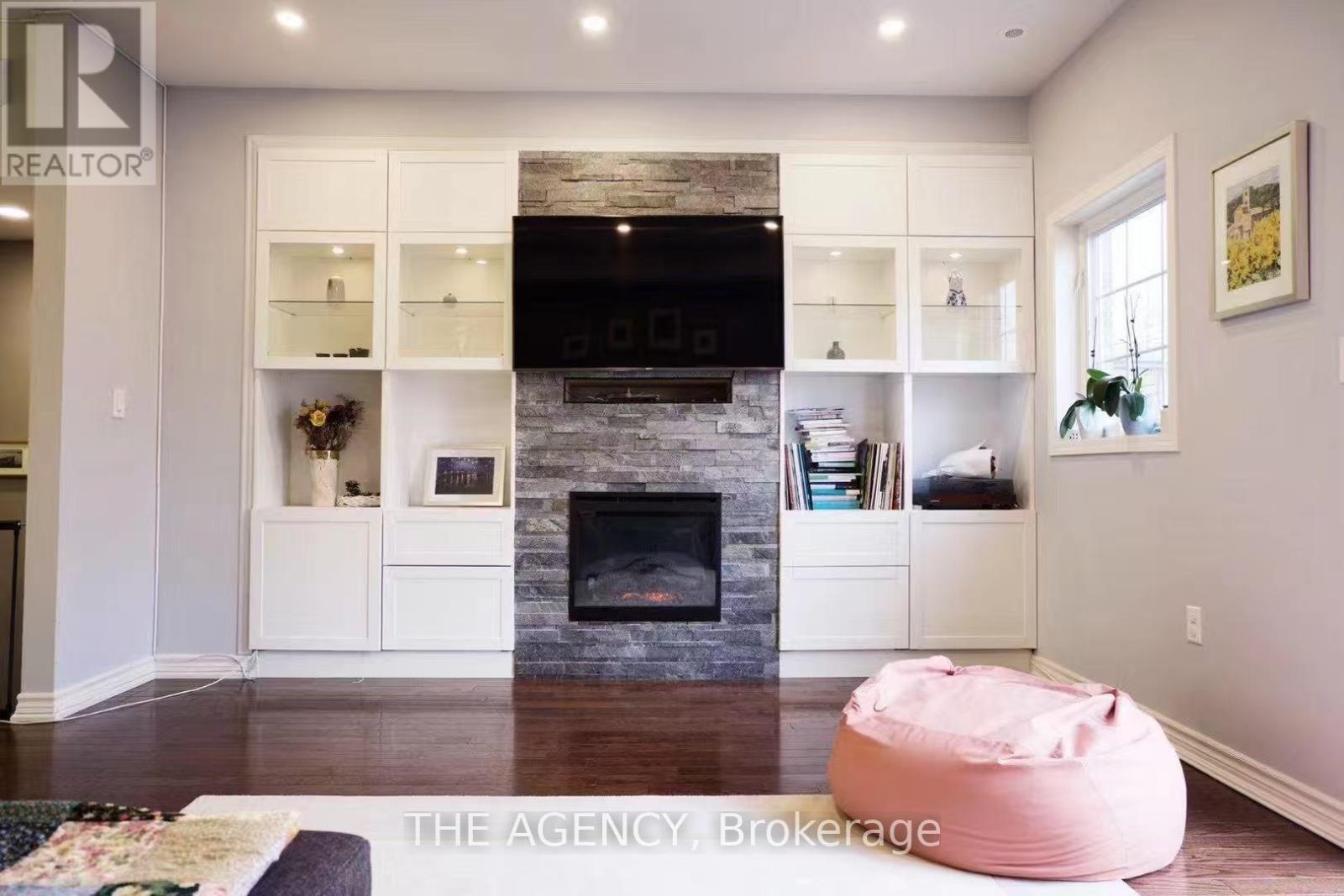 Row / Townhouse for Sale in 6 - 1127 HAIG BOULEVARD|Mississauga (Lakeview), Ontario L5E2M6