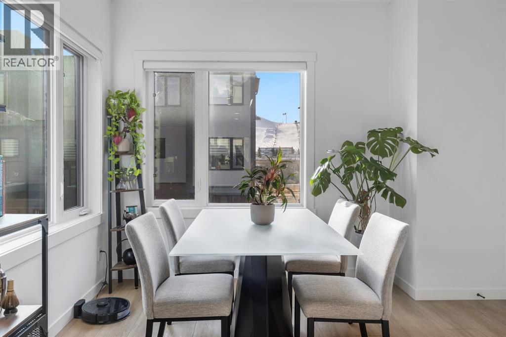 Row / Townhouse for Sale in 213 Greenbriar Common NW|Calgary, Alberta T3B6J3 4