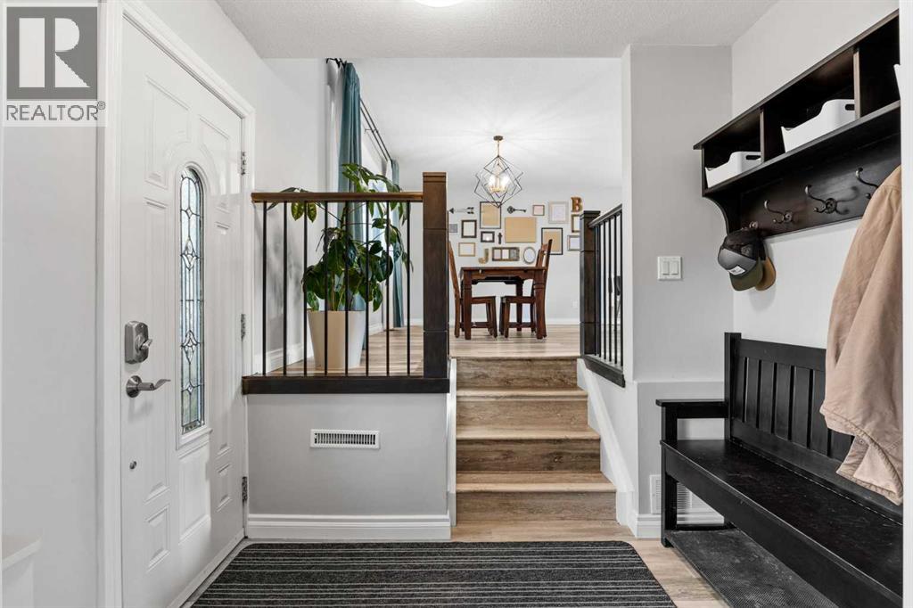 House for Sale in 123 Sackville Drive SW|Calgary, Alberta T2W0W4 4