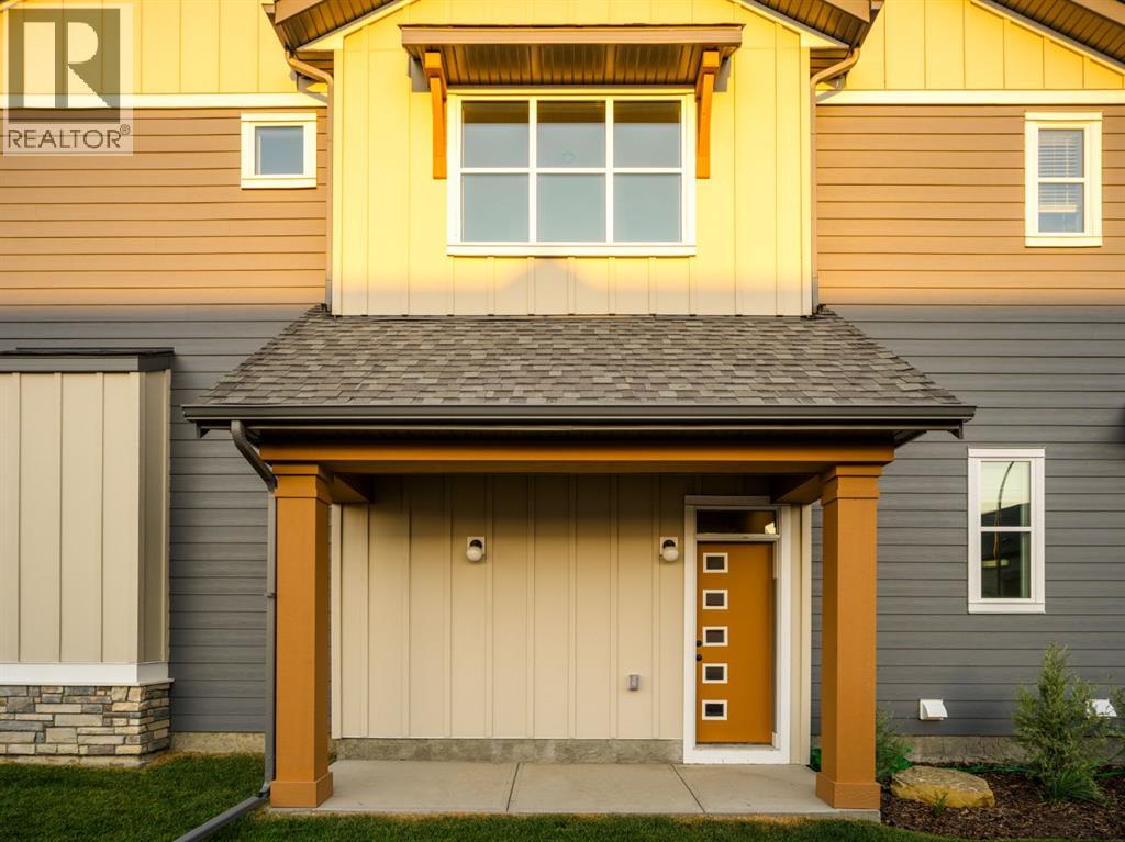 House for Sale in 80 Creekside Path SW|Calgary, Alberta T2X0G7 2