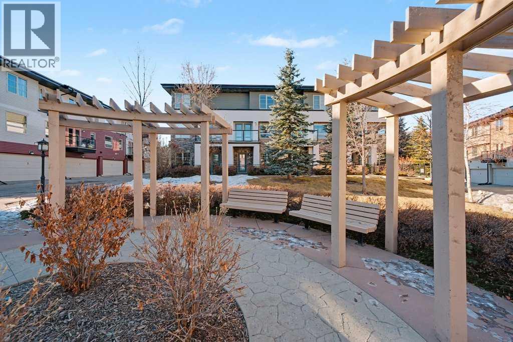 Row / Townhouse for Sale in 14 Aspen Hills Terrace SW|Calgary, Alberta T3H0P3 4