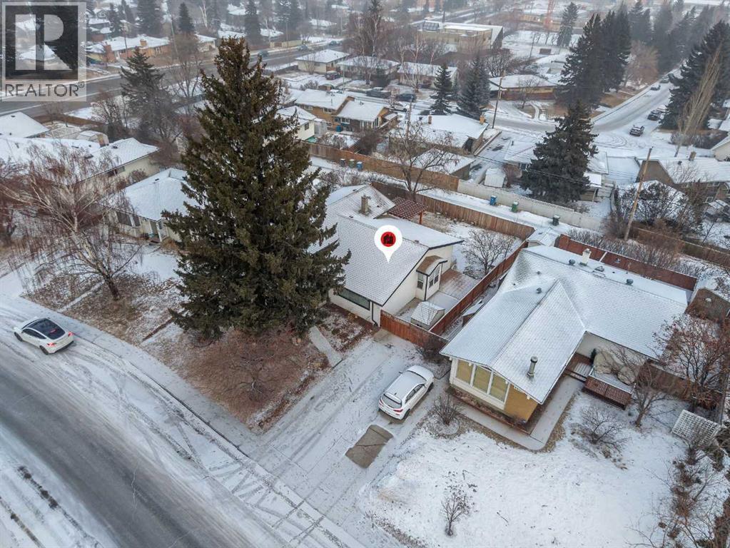 House for Sale in 8416 7 Street SW|Calgary, Alberta T2V1G7 5