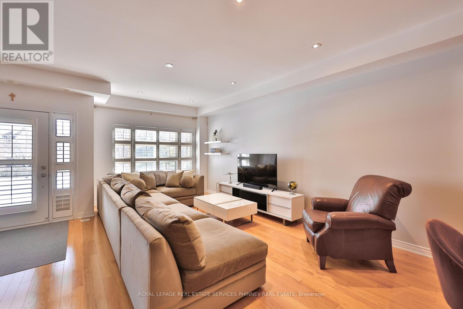 Row / Townhouse for Sale in 15 - 2460 PRINCE MICHAEL DRIVE|Oakville (JC Joshua Creek), Ontario L6H0G8 3