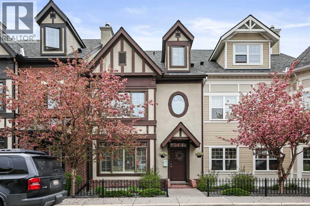 Row / Townhouse for Sale in 45 Somme Boulevard SW|Calgary, Alberta T2T6K7