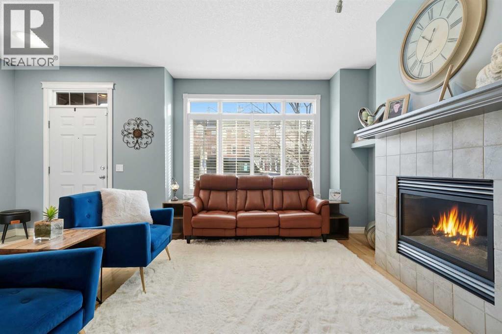 Row / Townhouse for Sale in 45 Somme Boulevard SW|Calgary, Alberta T2T6K7 5