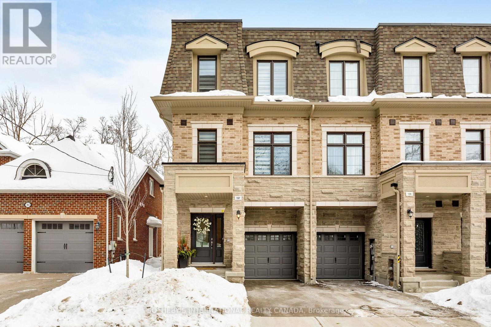 Row / Townhouse for Sale in 197 WYNDHAM STREET|Mississauga (Streetsville), Ontario L5M2S5 2