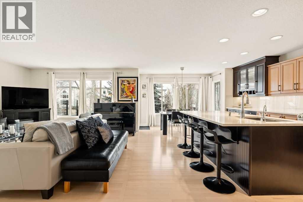 House for Sale in 18 Simcoe Terrace SW|Calgary, Alberta T3H4S6 5