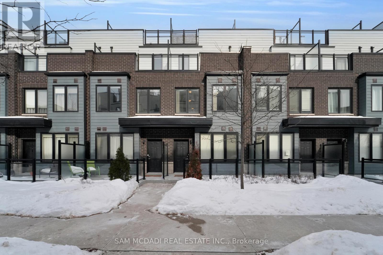 Row / Townhouse for Sale in 14 - 1150 STROUD LANE|Mississauga (Clarkson), Ontario L5J1L4