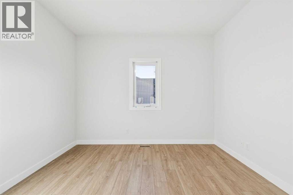 House for Sale in 418 Hotchkiss Manor SE|Calgary, Alberta T3S0J9 5