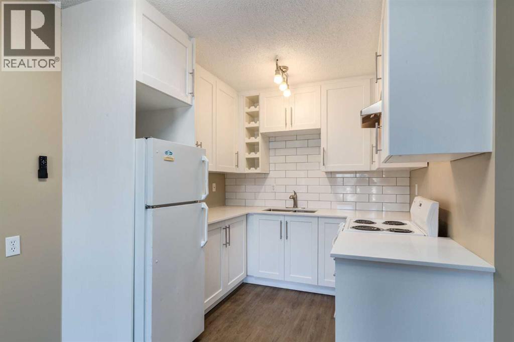 Apartment for Sale in 405C, 5601 Dalton Drive NW|Calgary, Alberta T3A2E2 4