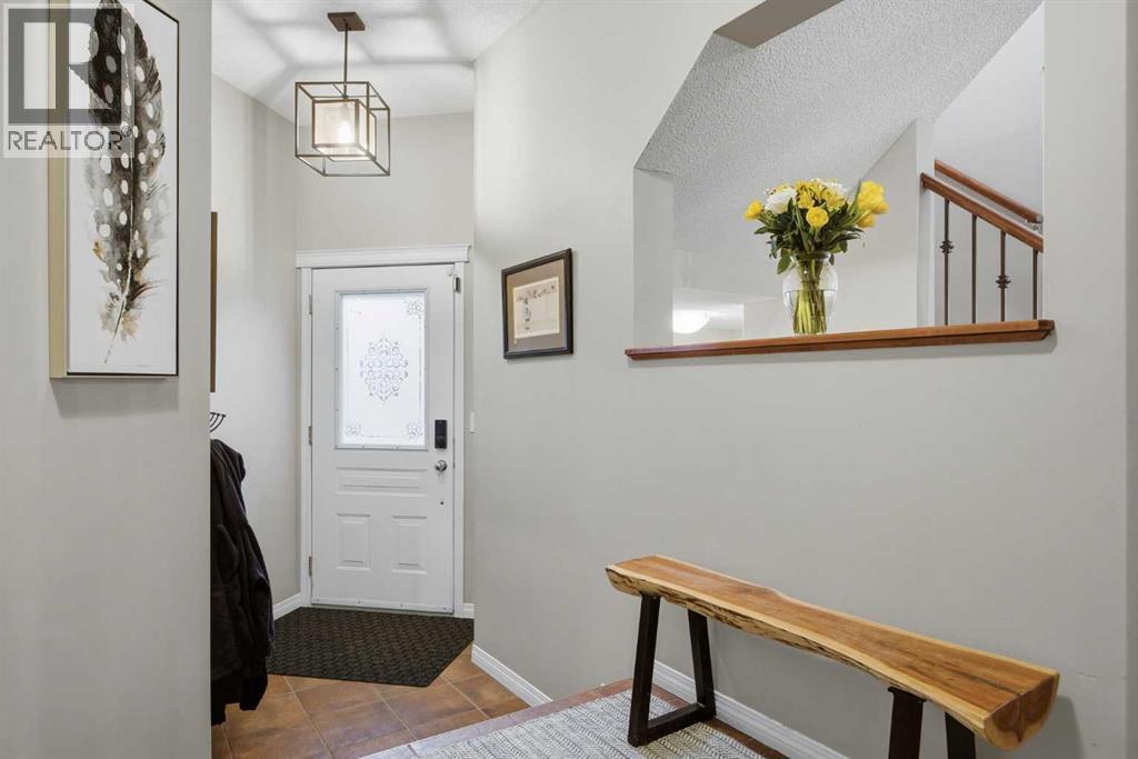 Row / Townhouse for Sale in 6 Rocky Vista Terrace NW|Calgary, Alberta T3G5G5 3