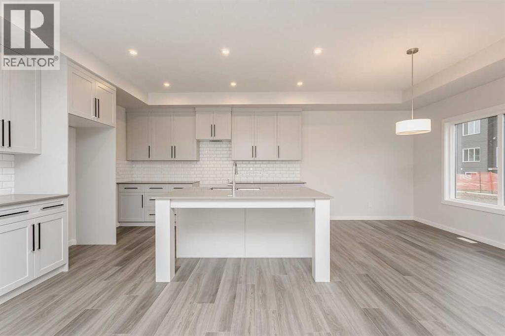 House for Sale in 5 Heartwood Lane SE|Calgary, Alberta T3M2K1 2