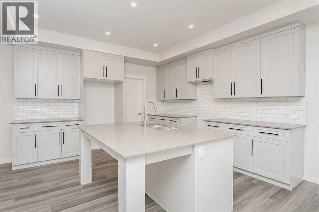 House for Sale in 5 Heartwood Lane SE|Calgary, Alberta T3M2K1 4