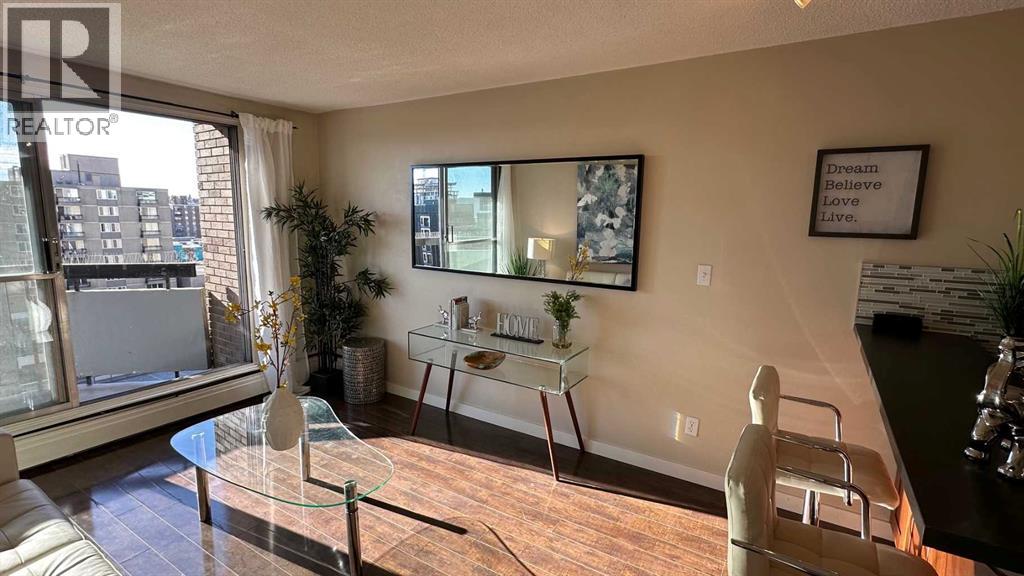 Apartment for Sale in 811, 340 14 Avenue SW|Calgary, Alberta T2R1H4 4