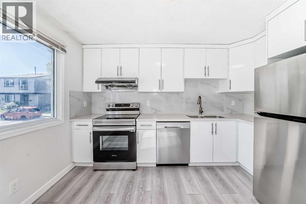 Row / Townhouse for Sale in 37, 3029 Rundleson Road NE|Calgary, Alberta T1Y3Z5 5