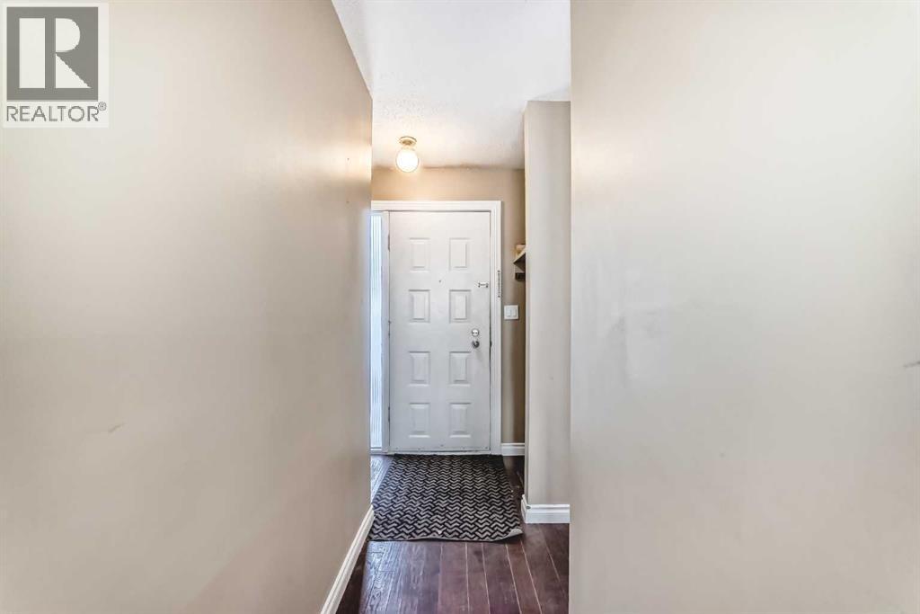 Row / Townhouse for Sale in 60, 251 90 Avenue SE|Calgary, Alberta T2J0A4 4