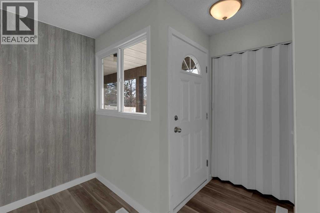 Row / Townhouse for Sale in 26, 3800 Fonda Way SE|Calgary, Alberta T2A6G8 4