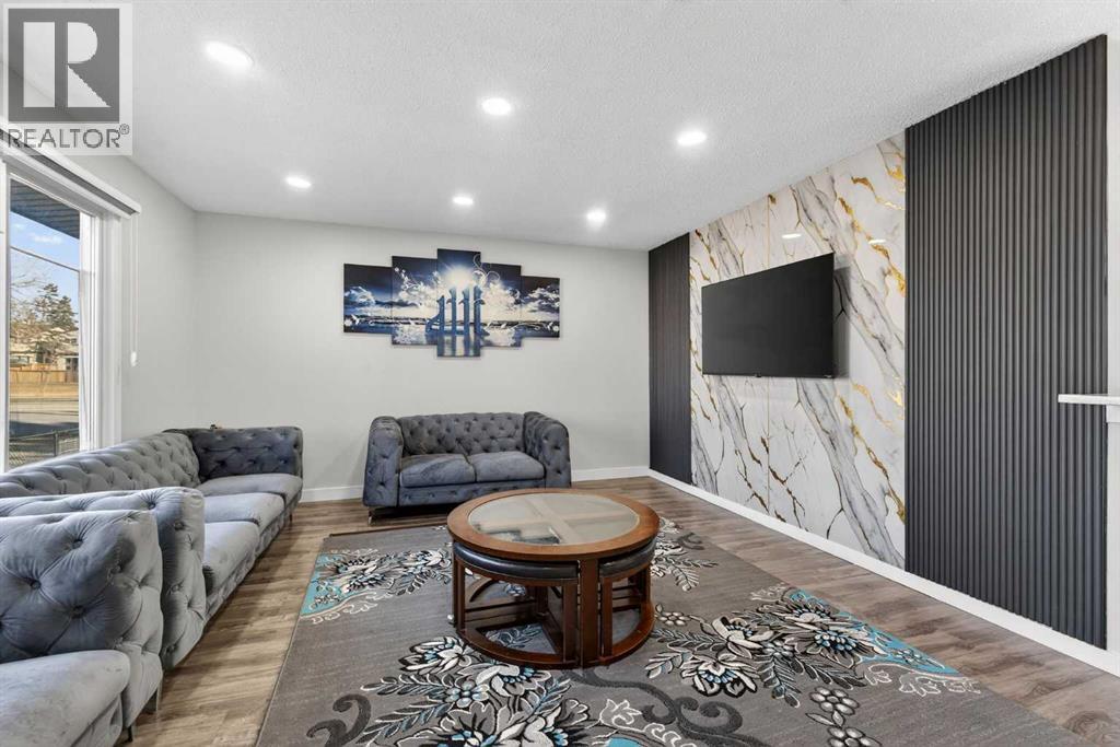 House for Sale in 8 Malvern Crescent NE|Calgary, Alberta T2A6Z6 5