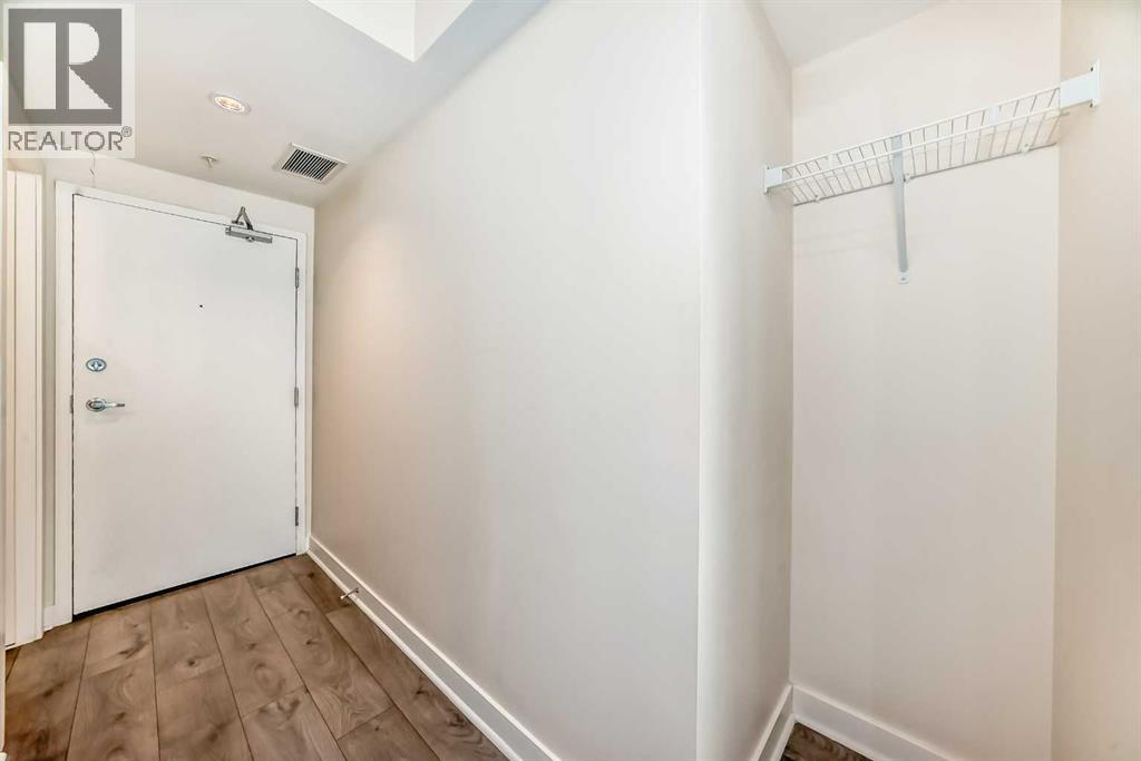 Apartment for Sale in 810, 10 brentwood Common NW|Calgary, Alberta T2L1K8 5