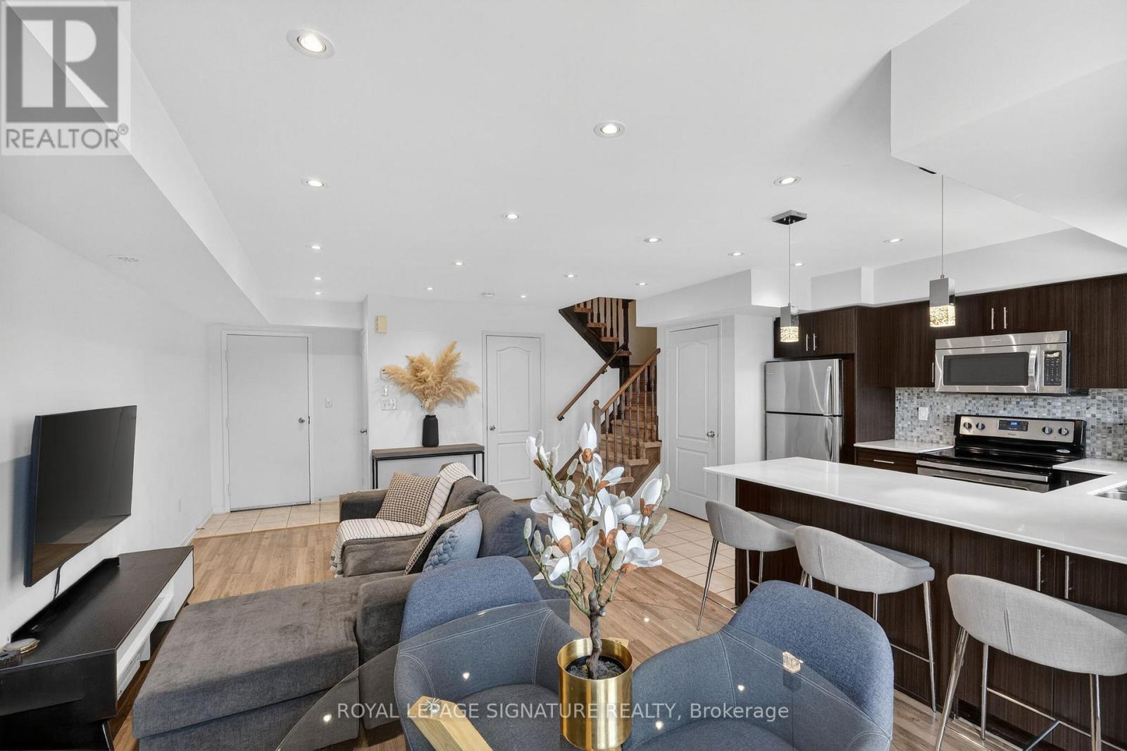 Row / Townhouse for Sale in 24 - 2508 POST ROAD|Oakville (RO River Oaks), Ontario L6H0G6 5