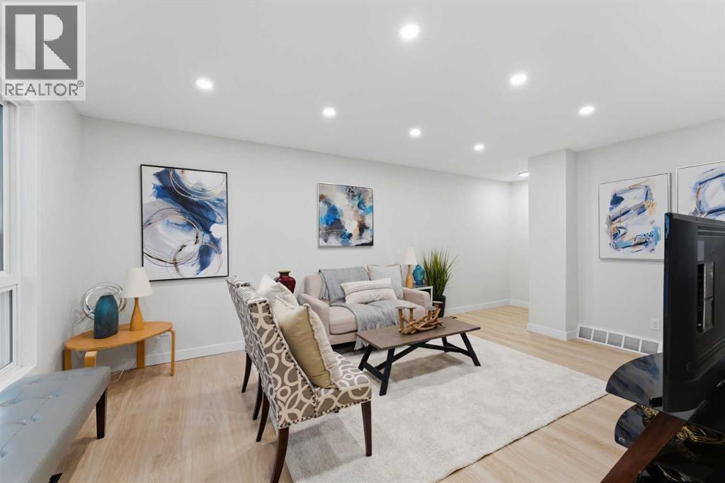 Row / Townhouse for Sale in 38, 4769 Hubalta Road SE|Calgary, Alberta T2B3V5 2