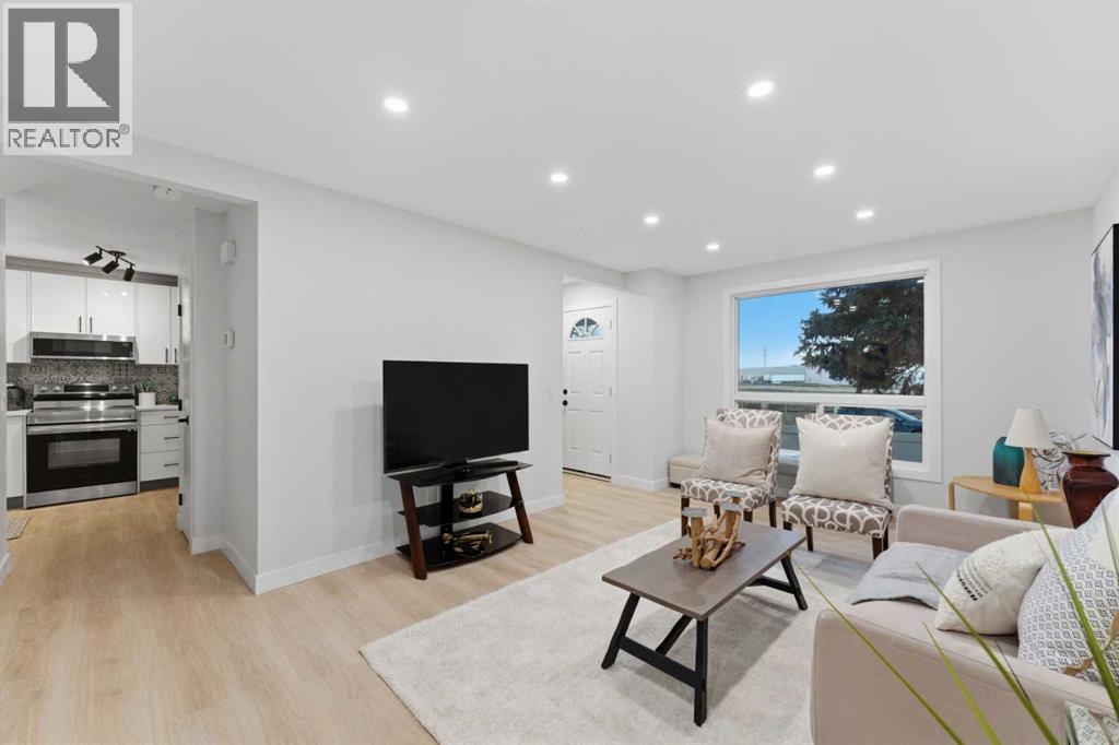 Row / Townhouse for Sale in 38, 4769 Hubalta Road SE|Calgary, Alberta T2B3V5