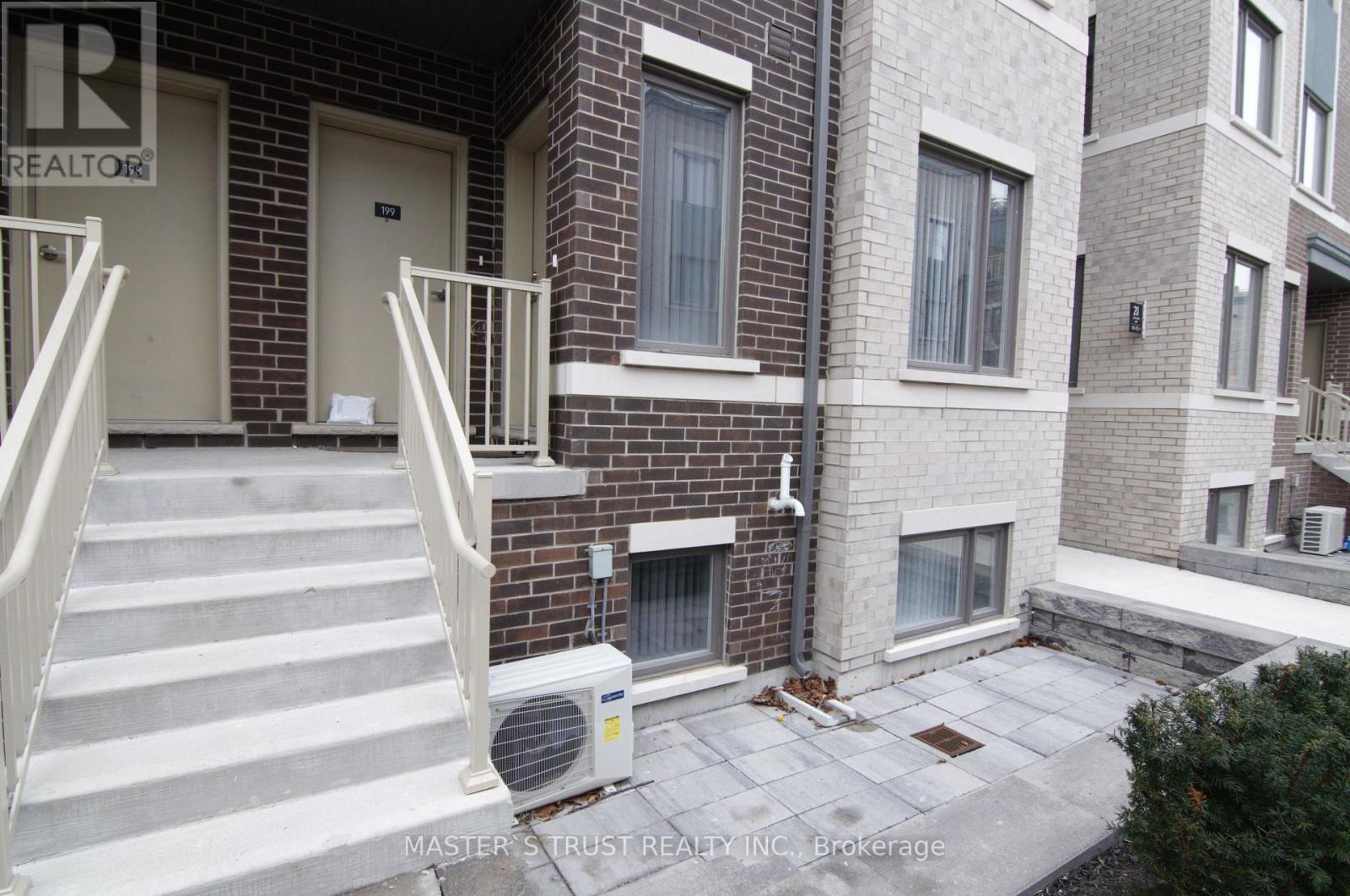 Row / Townhouse for Sale in 200 - 10 LLOYED JANES LANE|Toronto (New Toronto), Ontario M8V0J6