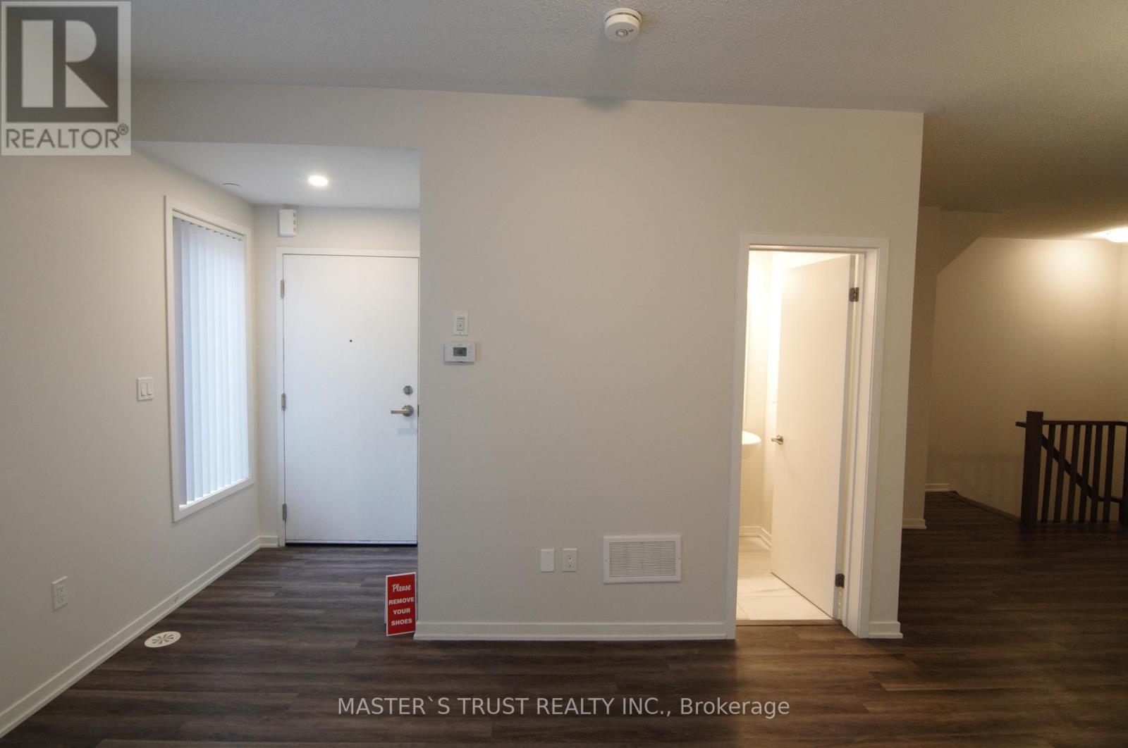 Row / Townhouse for Sale in 200 - 10 LLOYED JANES LANE|Toronto (New Toronto), Ontario M8V0J6 3