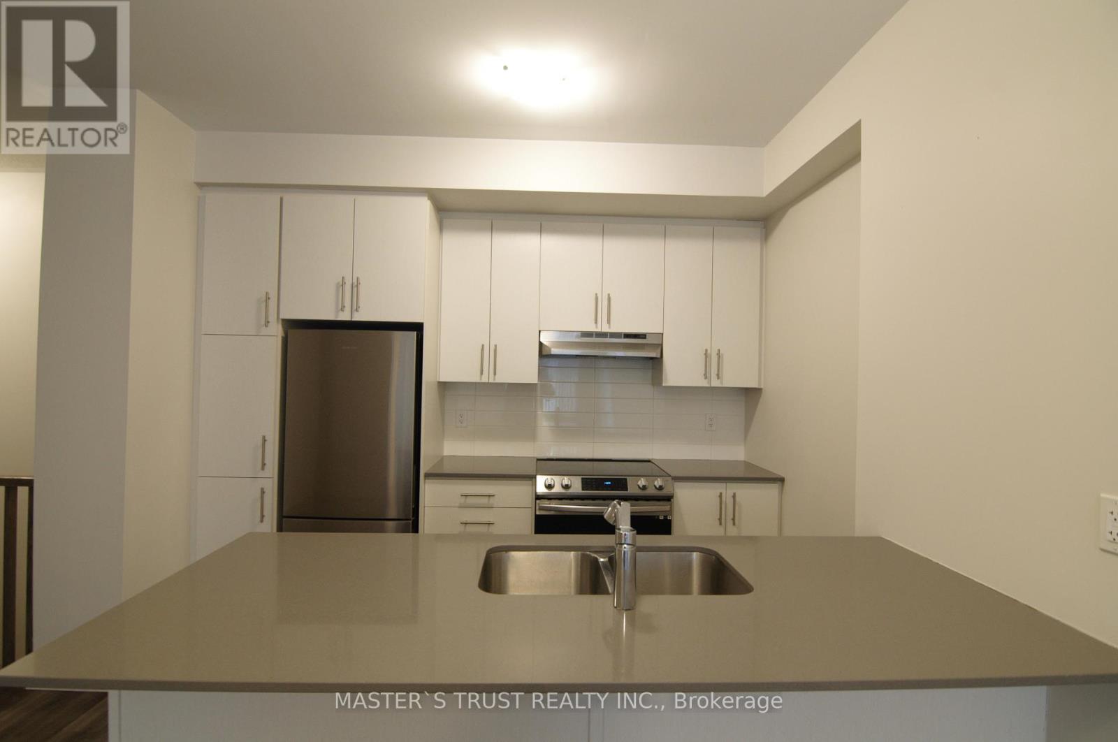 Row / Townhouse for Sale in 200 - 10 LLOYED JANES LANE|Toronto (New Toronto), Ontario M8V0J6 5