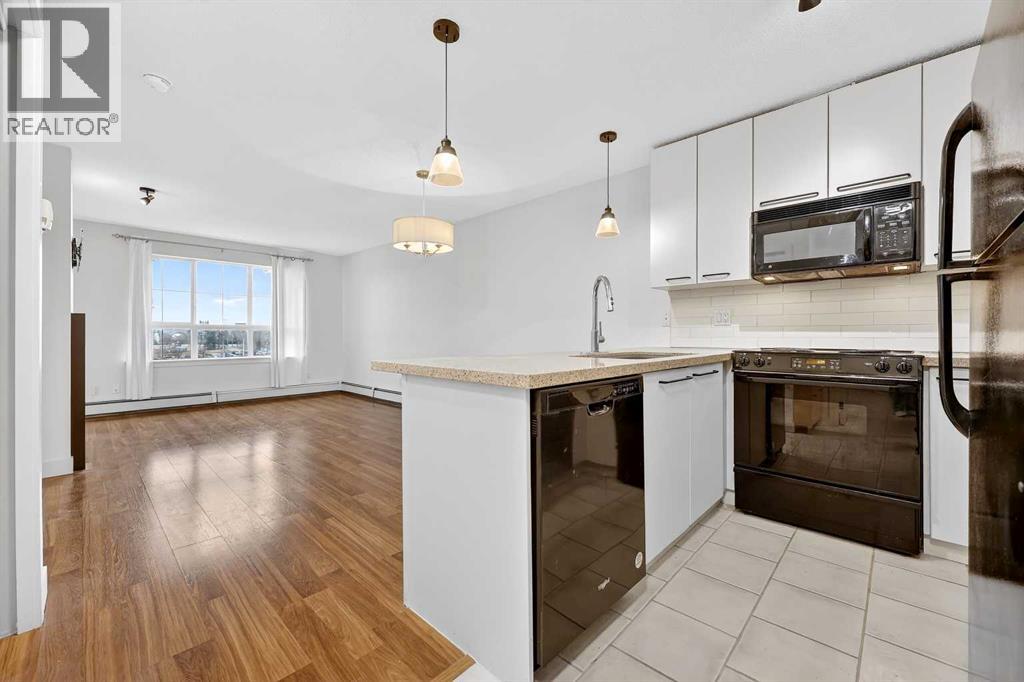 Apartment for Sale in 406, 35 Richard Court SW|Calgary, Alberta T3E7N9 4