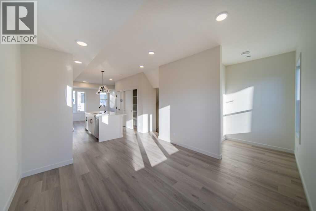 Row / Townhouse for Sale in 828 Arbour Lake Road NW|Calgary, Alberta T3G0H6 4