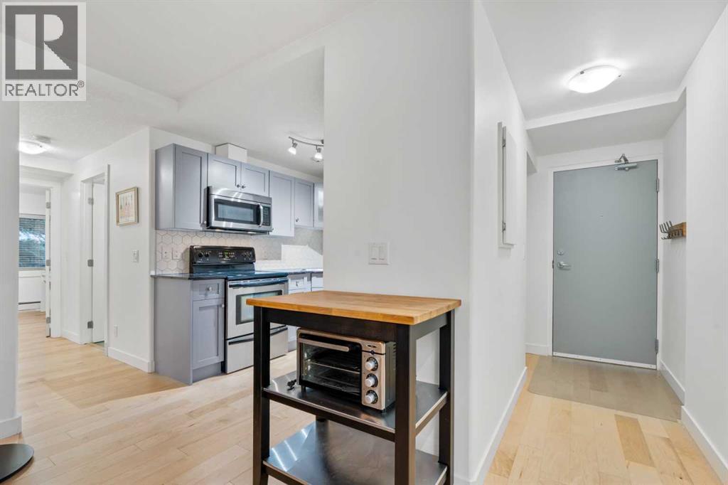 Apartment for Sale in 103, 728 3 Avenue NW|Calgary, Alberta T2N0J1 4