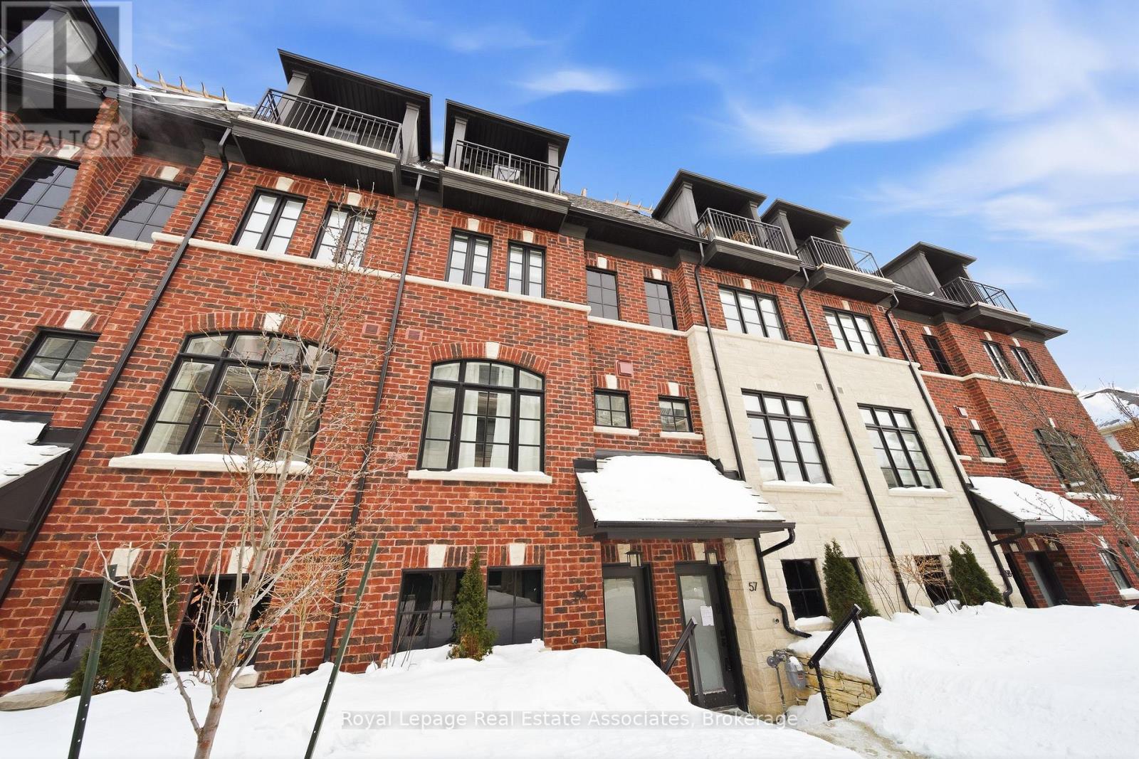 Row / Townhouse for Sale in 56 - 30 LUNAR CRESCENT|Mississauga (Streetsville), Ontario L5M2R5 2