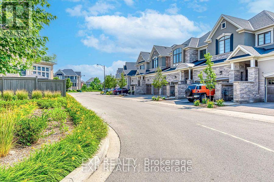 Row / Townhouse for Sale in 18 - 3129 RIVERPATH COMMON|Oakville (GO Glenorchy), Ontario L6M1P6