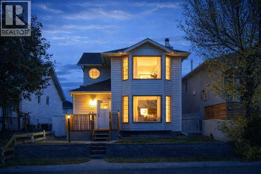 House for Sale in 24 LAGUNA Close NE|Calgary, Alberta T1Y6V1