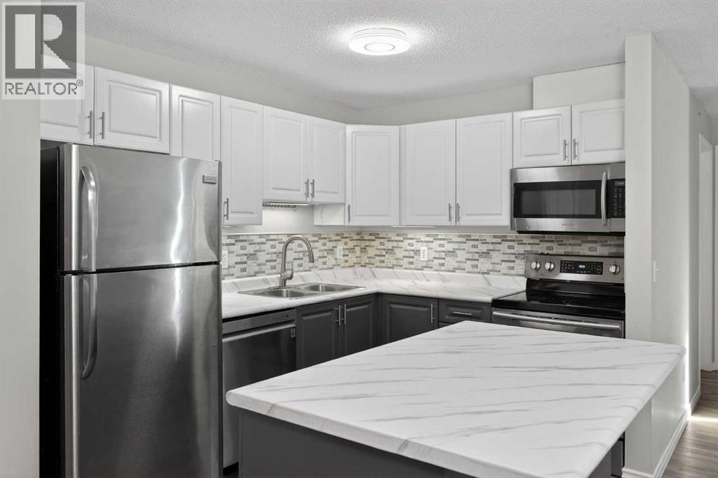 Apartment for Sale in 1408, 1000 Somervale Court SW|Calgary, Alberta T2Y4K4 2