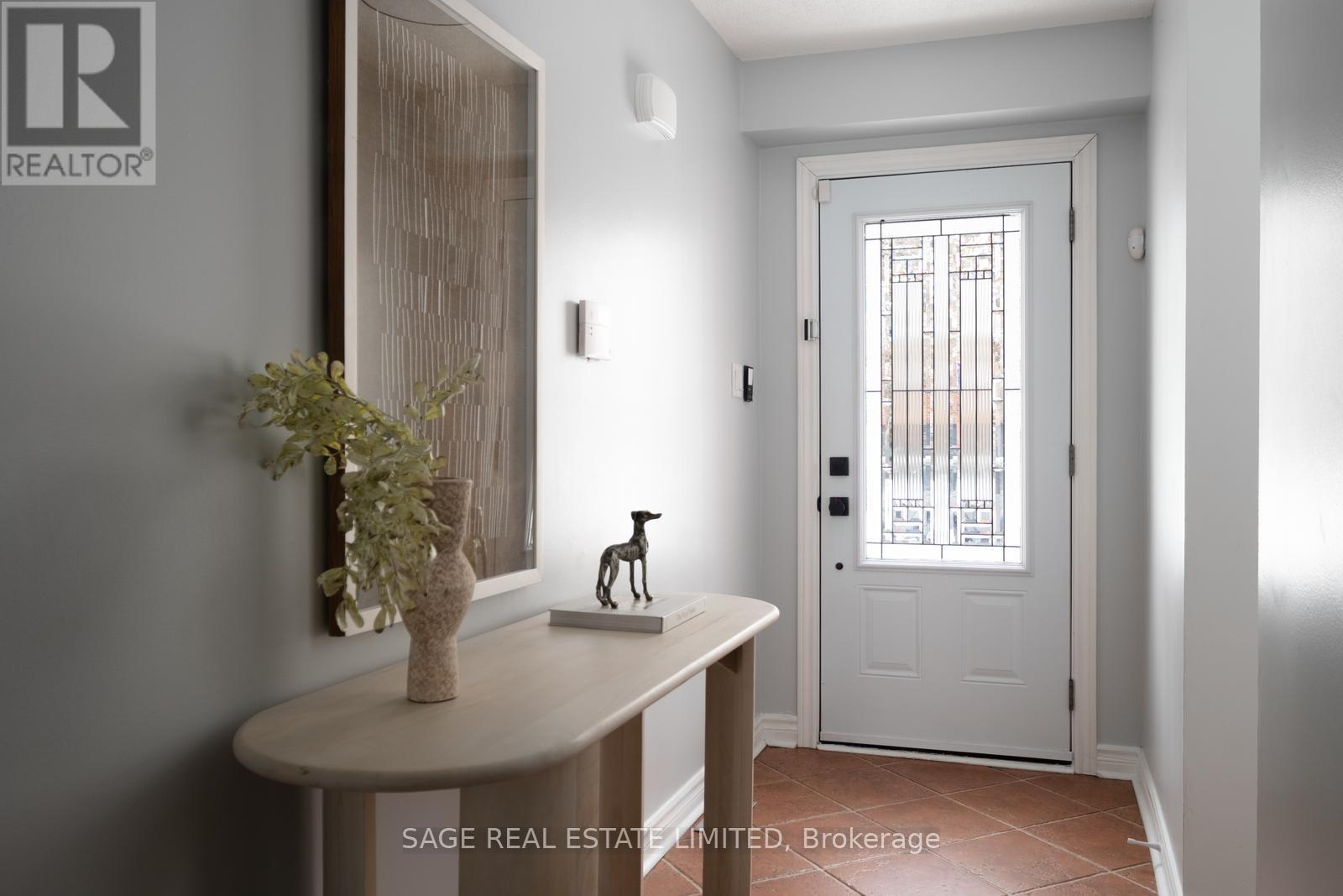 Row / Townhouse for Sale in 2929 REDBUD AVENUE|Oakville (CV Clearview), Ontario L6J7J4 3