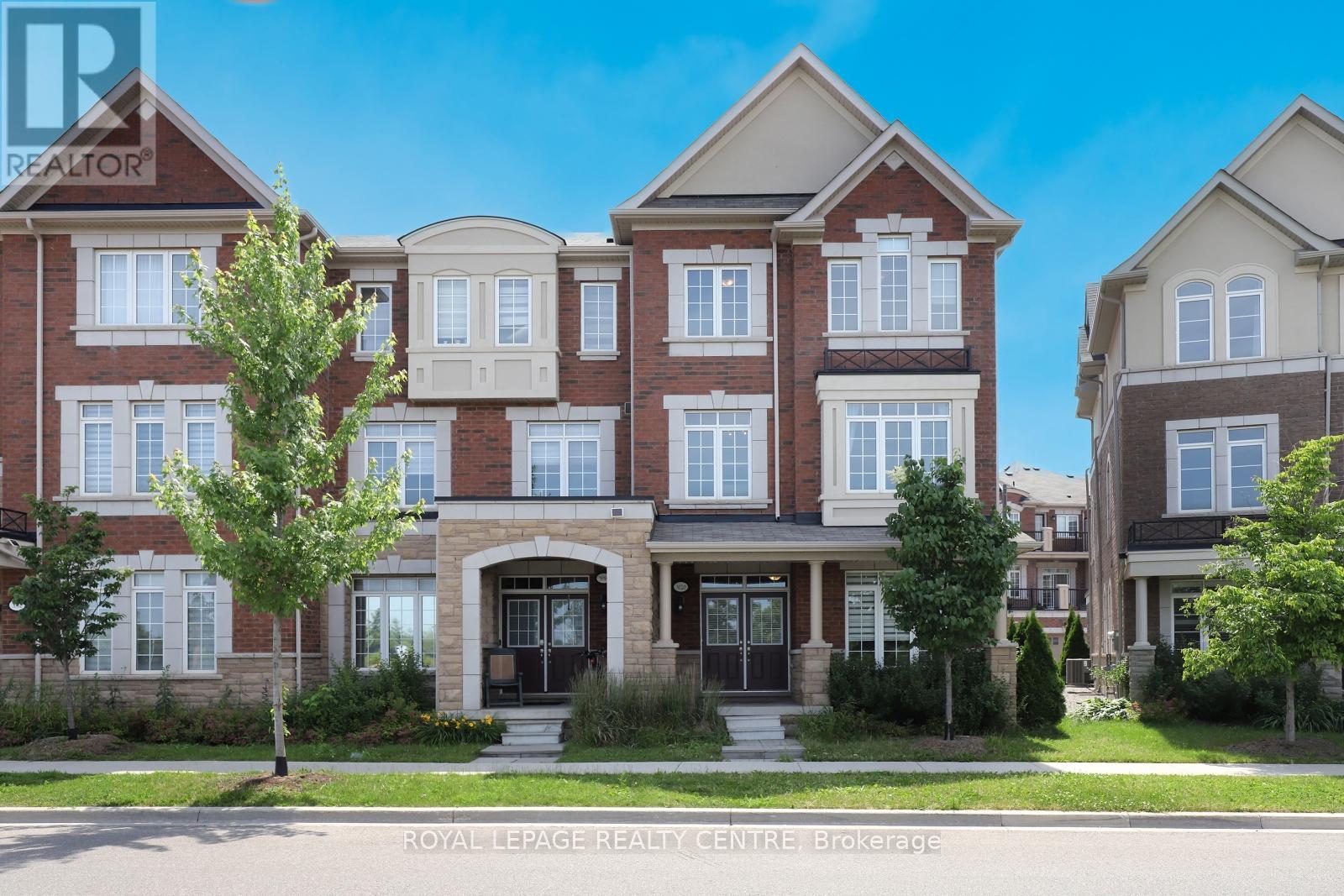Row / Townhouse for Sale in 3020 GEORGE SAVAGE AVENUE|Oakville (GO Glenorchy), Ontario L6M0Z1