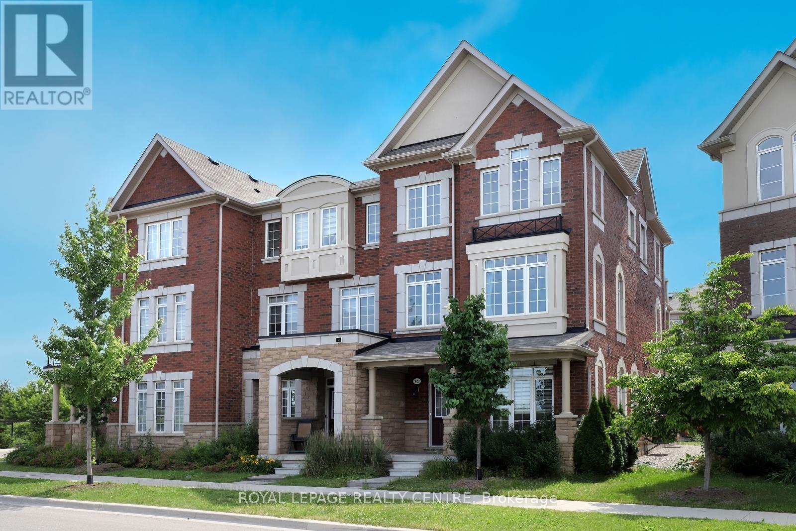 Row / Townhouse for Sale in 3020 GEORGE SAVAGE AVENUE|Oakville (GO Glenorchy), Ontario L6M0Z1 4