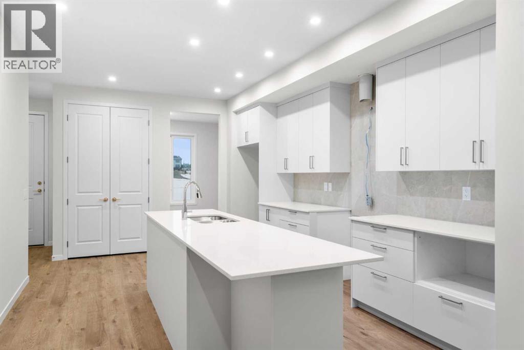 Duplex for Sale in 107 Royston Way NW|Calgary, Alberta T3L0M4 3