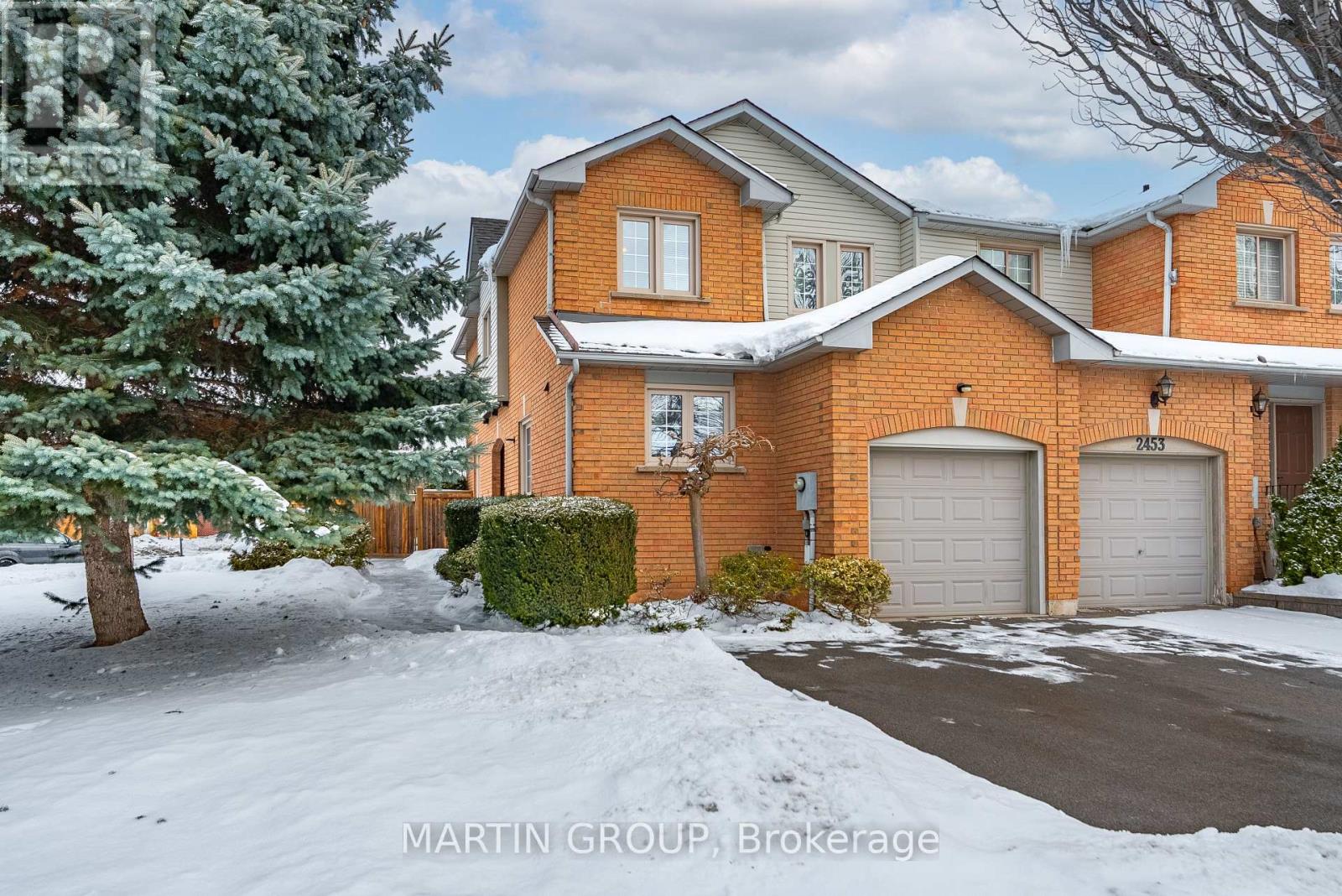 Row / Townhouse for Sale in 2455 NEW WOOD DRIVE|Oakville (RO River Oaks), Ontario L6H5Y3 2