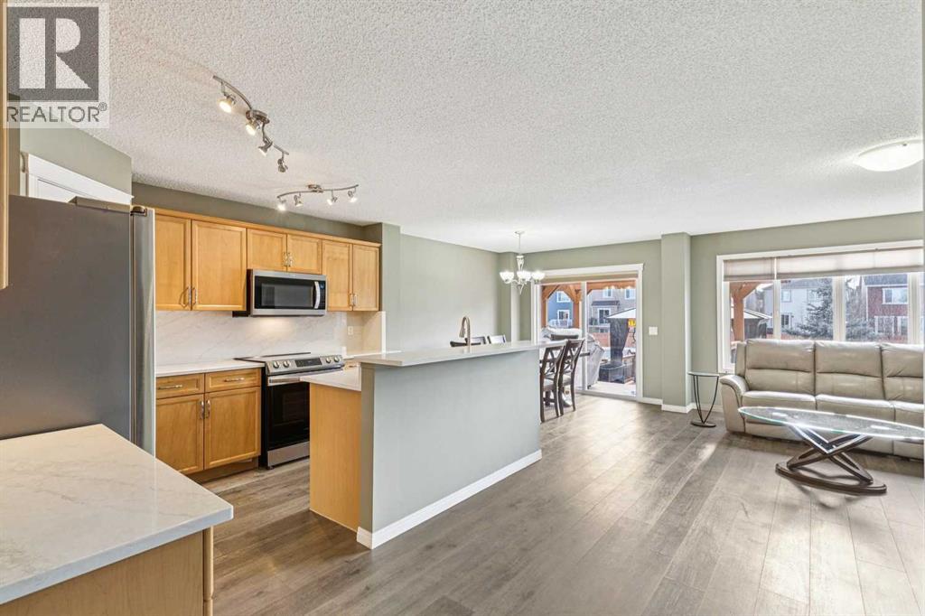 House for Sale in 460 Silverado Plains Circle SW|Calgary, Alberta T2X0H3 2