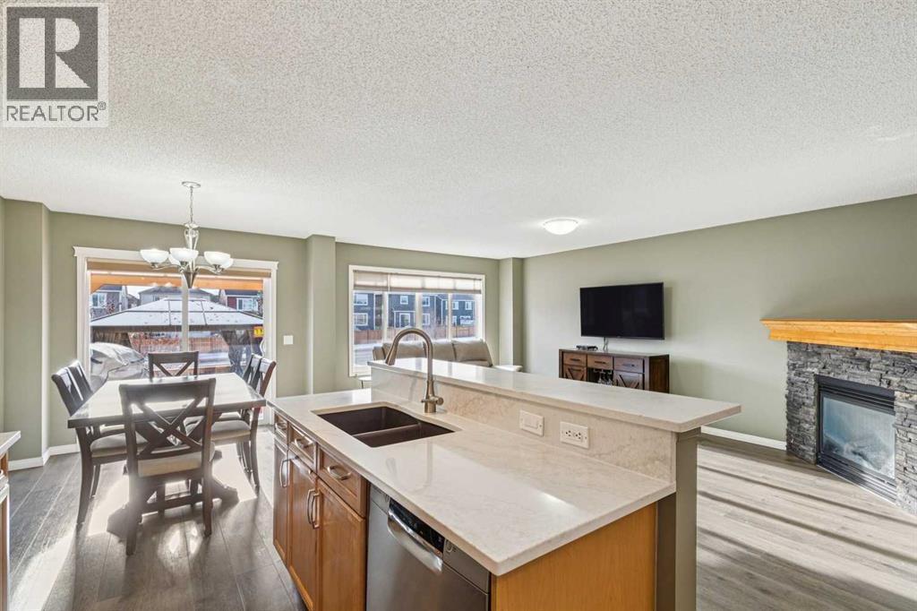 House for Sale in 460 Silverado Plains Circle SW|Calgary, Alberta T2X0H3 4