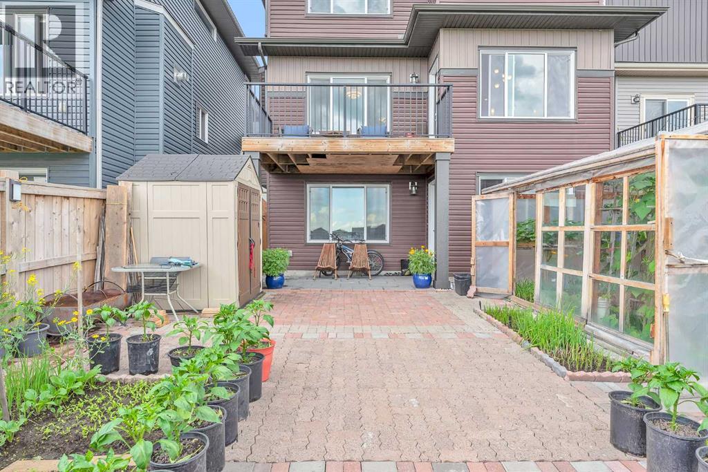 House for Sale in 304 Corner Meadows Manor NE|Calgary, Alberta T3N1J7 4