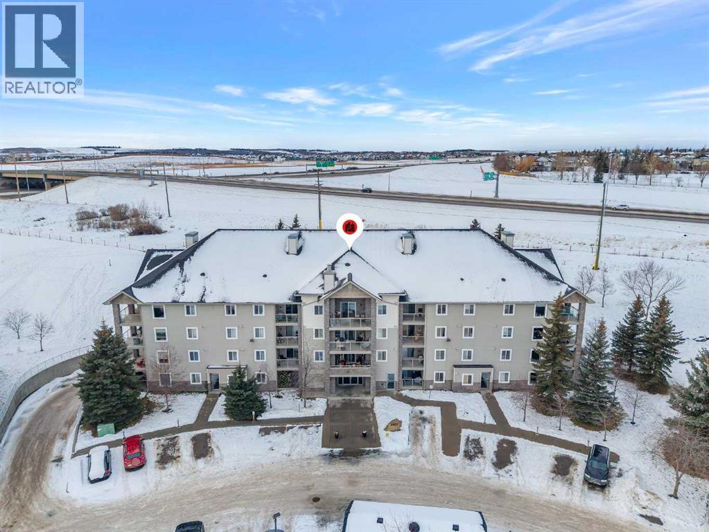 Apartment for Sale in 106, 5500 Somervale Court SW|Calgary, Alberta T2Y4L9 3