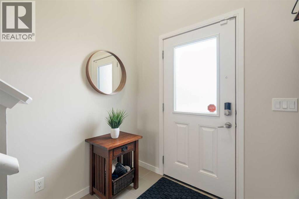 Row / Townhouse for Sale in 78 Nolan Hill Heights NW|Calgary, Alberta T3R0S5 3