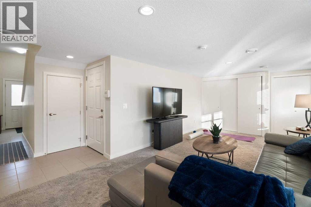 Row / Townhouse for Sale in 78 Nolan Hill Heights NW|Calgary, Alberta T3R0S5 5