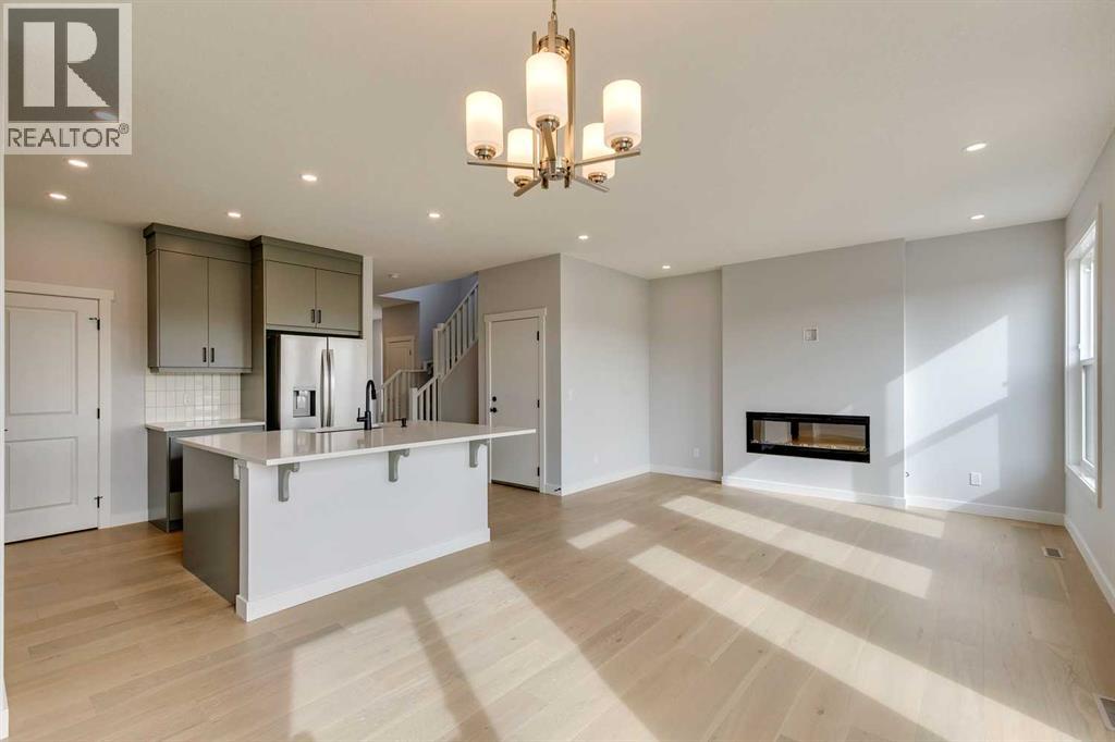 House for Sale in 31 Creekstone Green SW|Calgary, Alberta T2X6H6 4